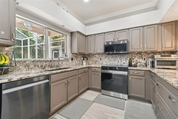 $3,300 | 19426 Sandy Springs Circle, Lutz, FL 33558