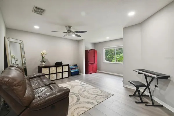 $3,300 | 19426 Sandy Springs Circle, Lutz, FL 33558