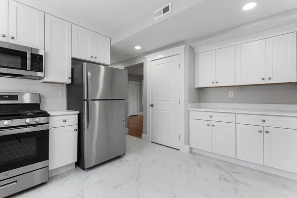 $3,950 | 64 Bakersfield Street, Unit 3, Boston, MA 02125