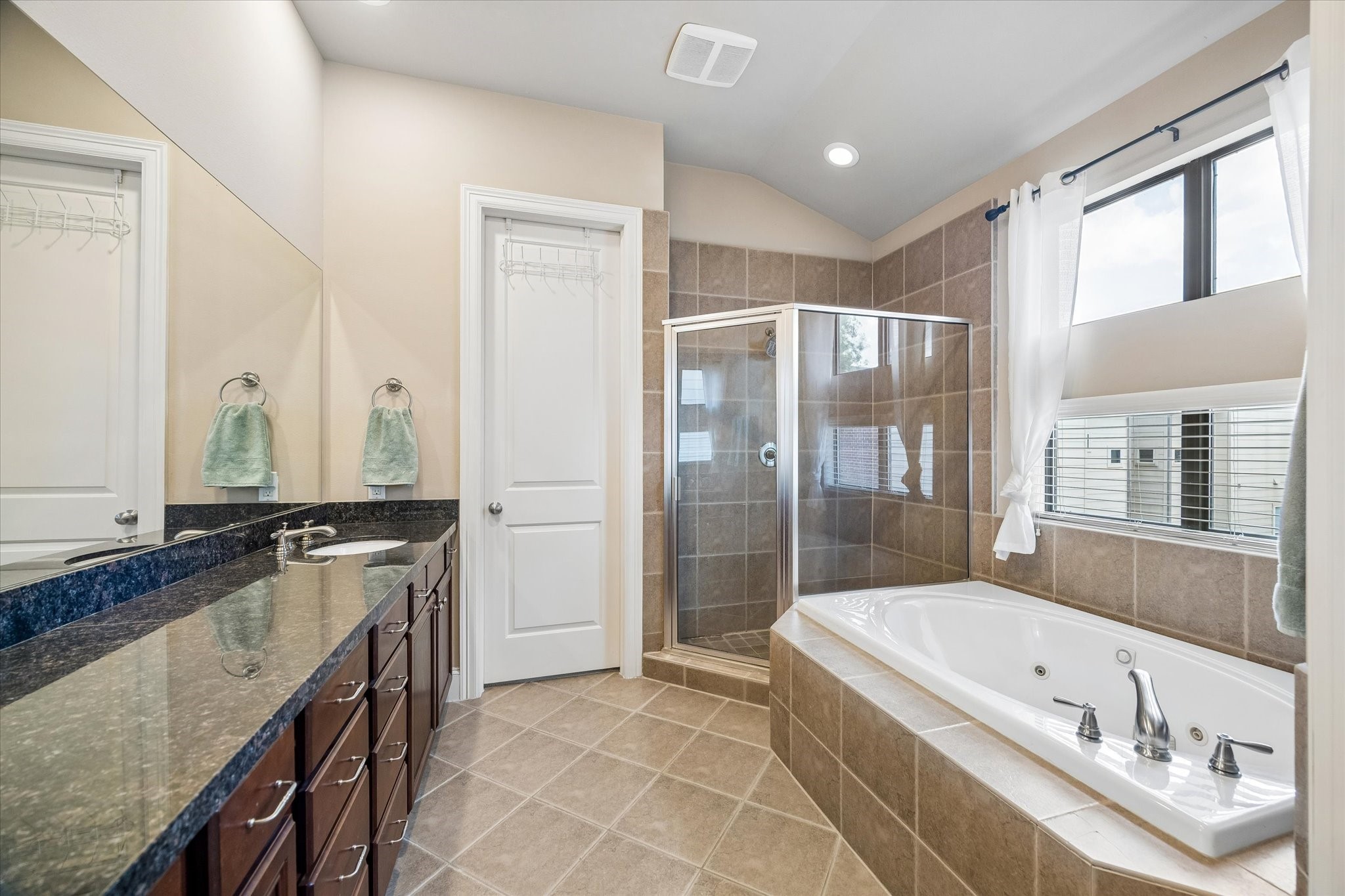 2848 Leeland Street Houston, TX 77003 - Photo 17 of 25