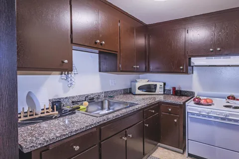 $9,450,000 | 100-106 North Bayshore Boulevard, San Mateo, CA 94401