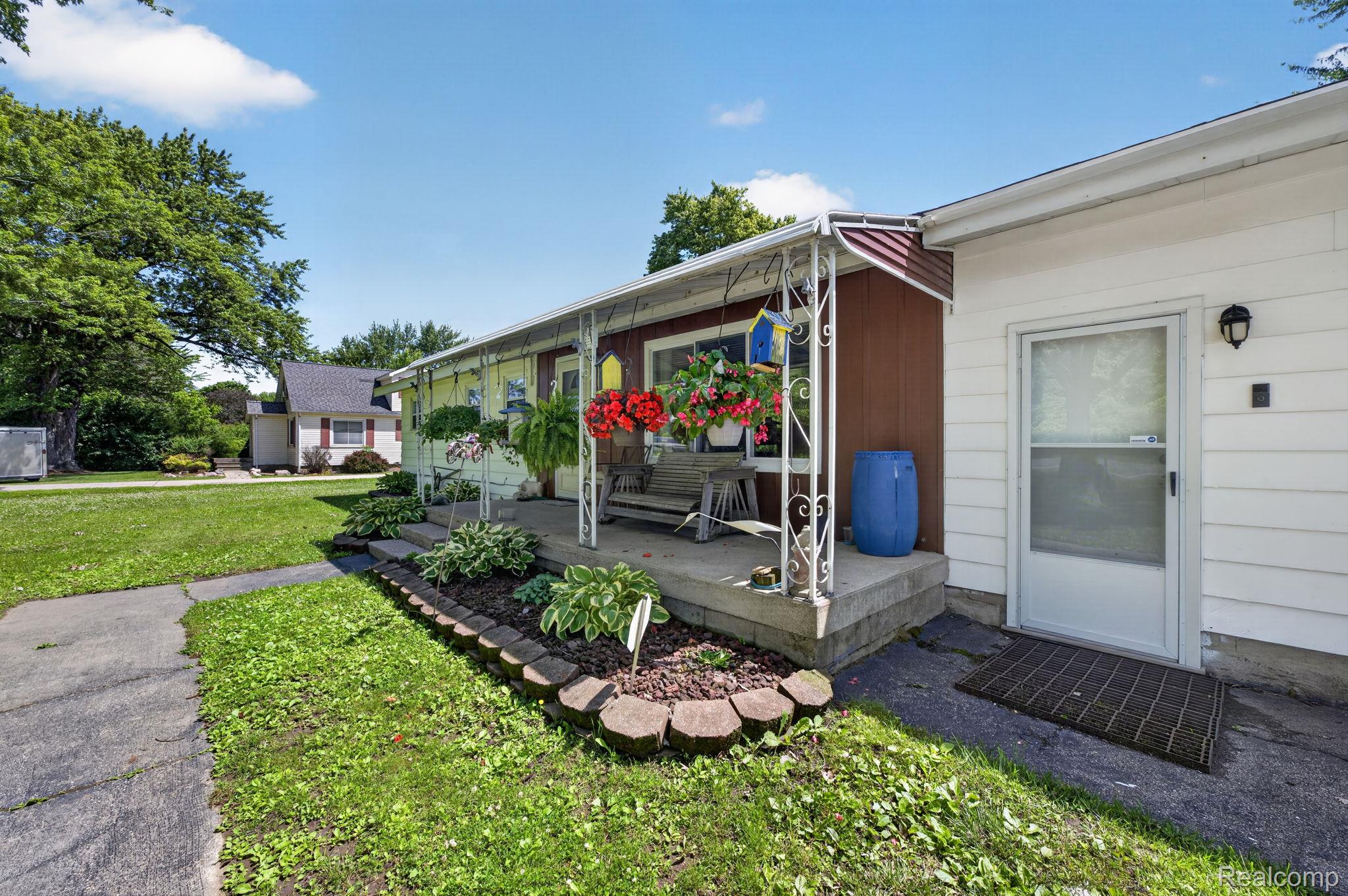 5233 Torrey Road Flint, MI 48507 - Photo 2 of 45 9-web-or-mls-DSC_5519.jpg