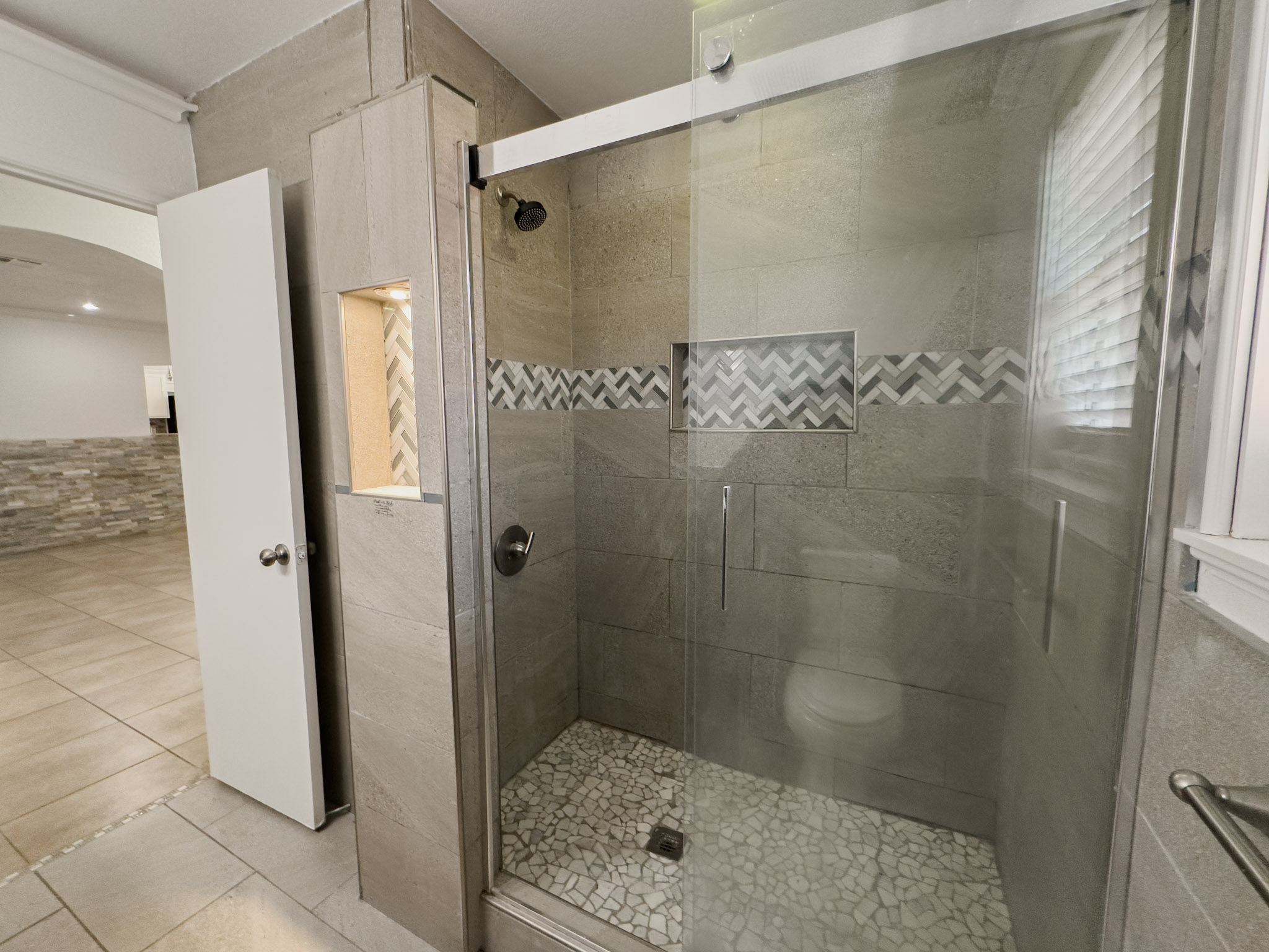 3806 Fieldcrest Drive Killeen, TX 76549 - Photo 13 of 33 a bathroom with a shower and a sink