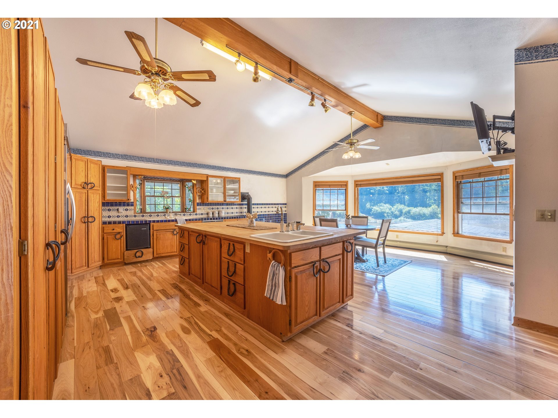 912 Scott Road Stevenson, WA 98648 - Photo 5 of 32 Gallery Image 5