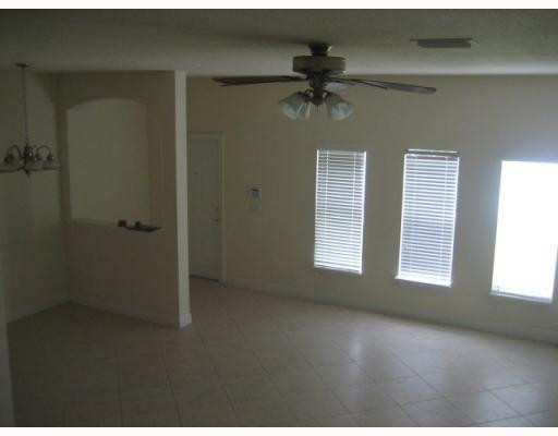 2175 Southwest 99th Way, Unit 2175 Miramar, FL 33025 - Photo 5 of 6 Dining Room