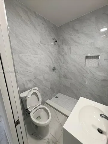 $2,700 | 1560 Northwest 25th Avenue, Unit 3, Miami, FL 33125