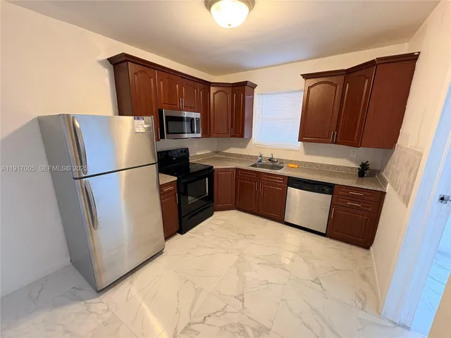 $2,700 | 1560 Northwest 25th Avenue, Unit 3, Miami, FL 33125