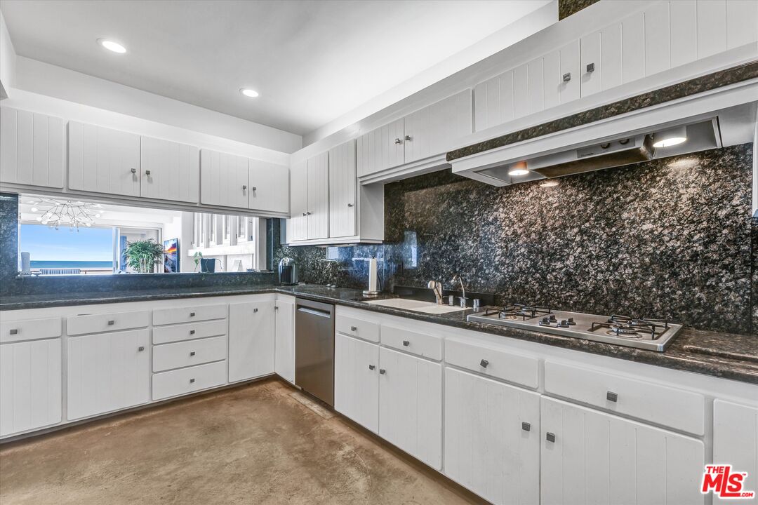 1 Spinnaker Street, Unit 2 Marina del Rey, CA 90292 - Photo 13 of 28