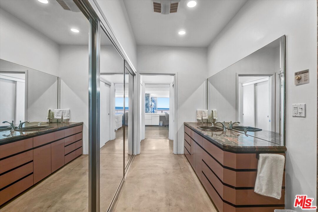 1 Spinnaker Street, Unit 2 Marina del Rey, CA 90292 - Photo 22 of 28