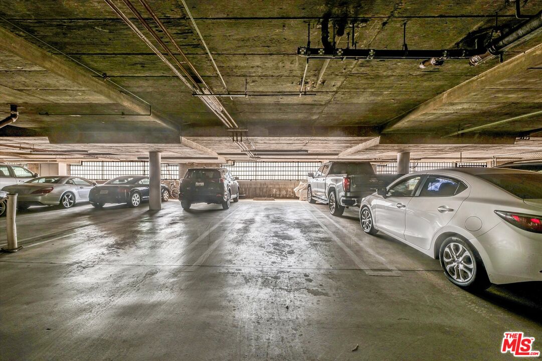 1 Spinnaker Street, Unit 2 Marina del Rey, CA 90292 - Photo 23 of 28