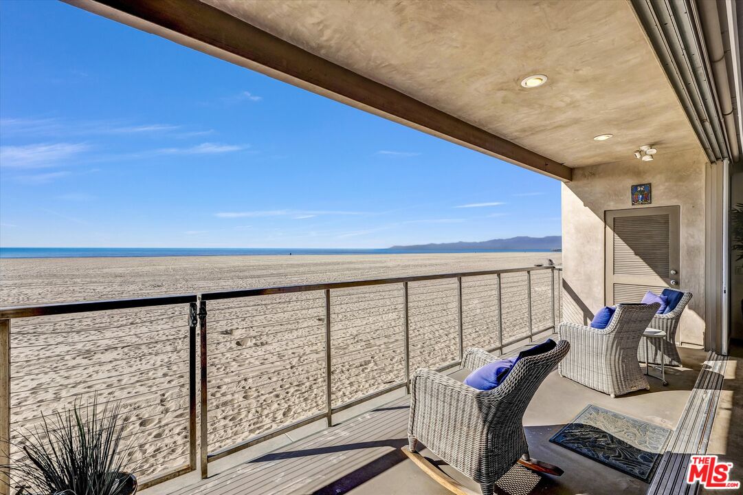 1 Spinnaker Street, Unit 2 Marina del Rey, CA 90292 - Photo 5 of 28