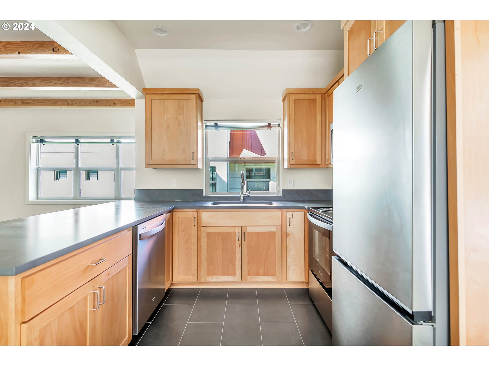 1991 Gilham Road Eugene, OR 97401 - Photo 10 of 28 Kitchen