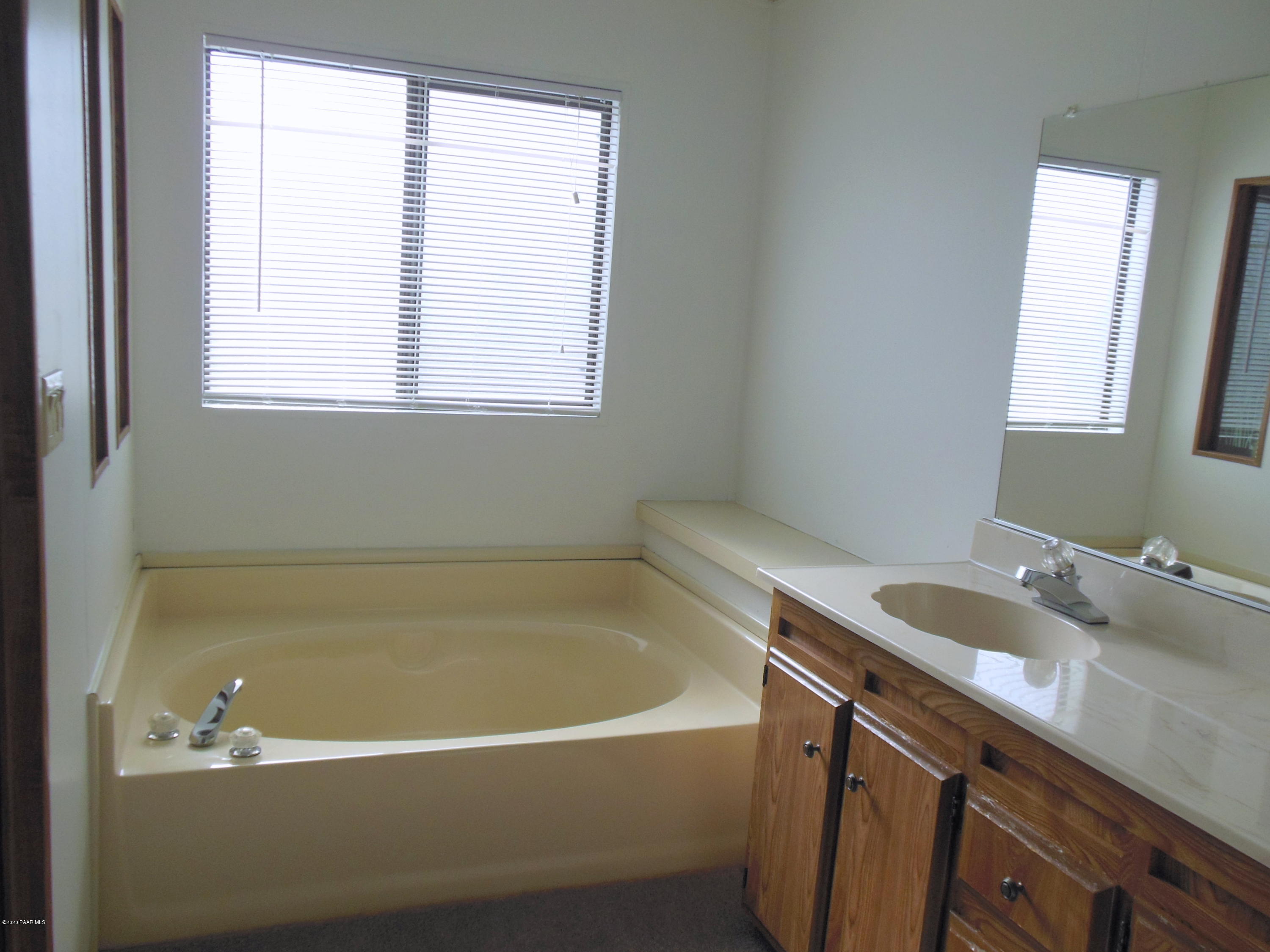 3172 Shiloh Road Prescott, AZ 86301 - Photo 17 of 37 Master Bath
