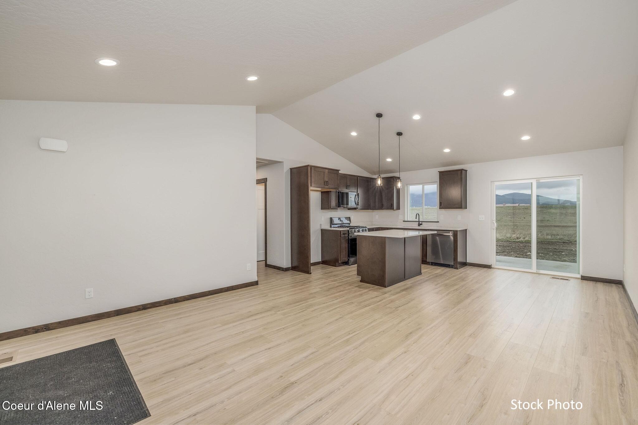 12018 North Lennon Lane Rathdrum, ID 83858 - Photo 4 of 21 Living