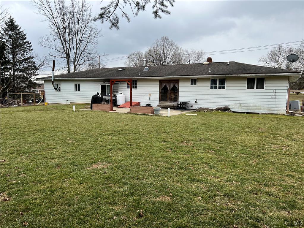 684 Williams Road Nazareth, PA 18064 - Photo 4 of 28 a view of a house with backyard space and sitting area