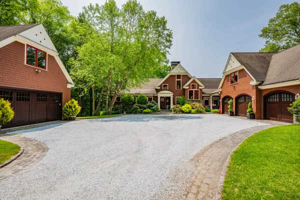 $2,995,000 | 218 Kuhne Road, Southbury, CT 06488