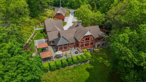 $2,995,000 | 218 Kuhne Road, Southbury, CT 06488
