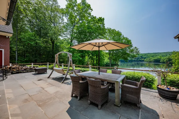 $2,995,000 | 218 Kuhne Road, Southbury, CT 06488