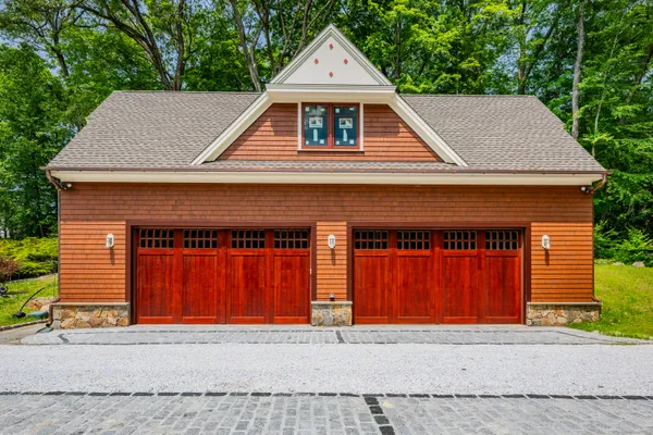 $2,995,000 | 218 Kuhne Road, Southbury, CT 06488