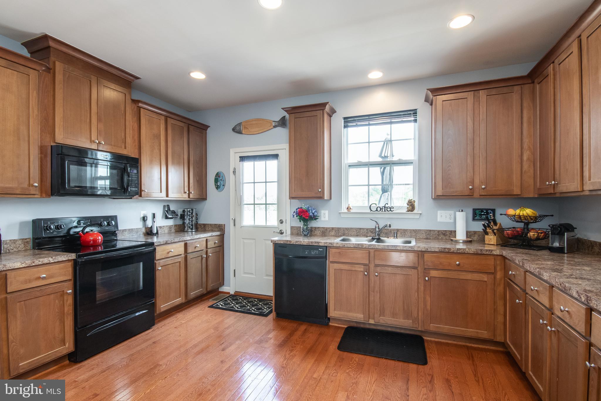 8345 Scotland Loop Manassas, VA 20109 - Photo 7 of 28 Beautiful Kitchen