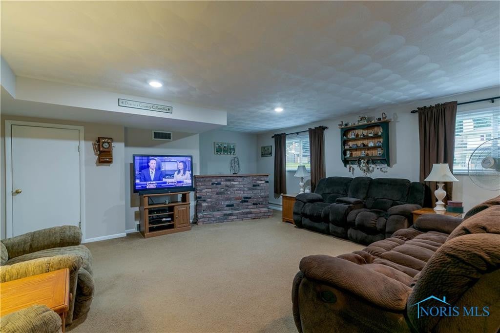 5627 East Rowland Road Toledo, OH 43613 - Photo 15 of 28 Gallery Image 15