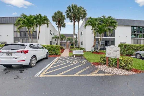 $3,500 | 15109 Ashland Drive, Unit 323, Delray Beach, FL 33484