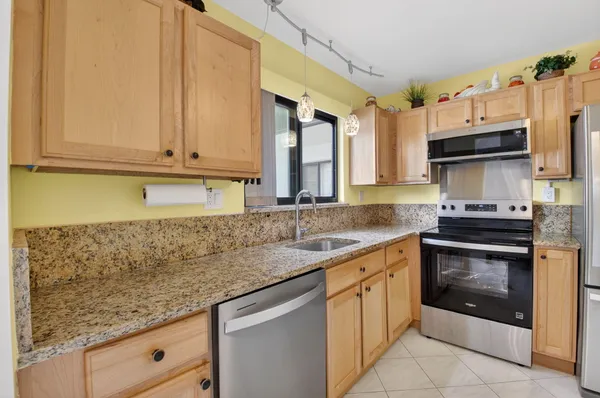 $3,500 | 15109 Ashland Drive, Unit 323, Delray Beach, FL 33484