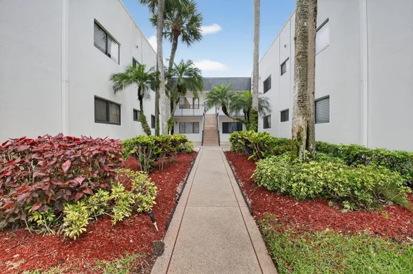$3,500 | 15109 Ashland Drive, Unit 323, Delray Beach, FL 33484