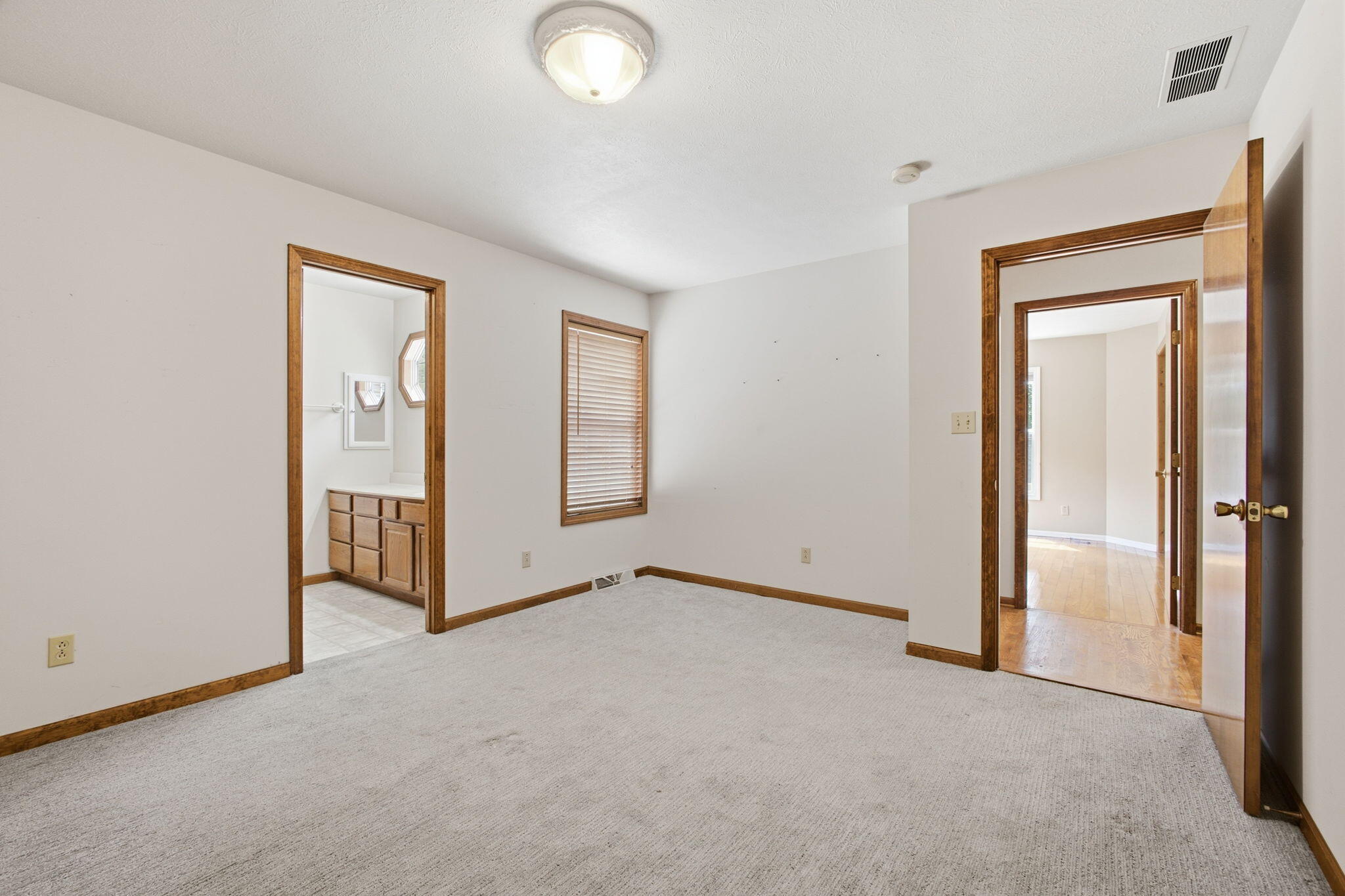 716-718 7th Street Southwest Demotte, IN 46310 - Photo 15 of 31 2048x1365