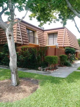 $1,800 | 1302 Nebraska Avenue, Unit 3D, Fort Pierce, FL 34950