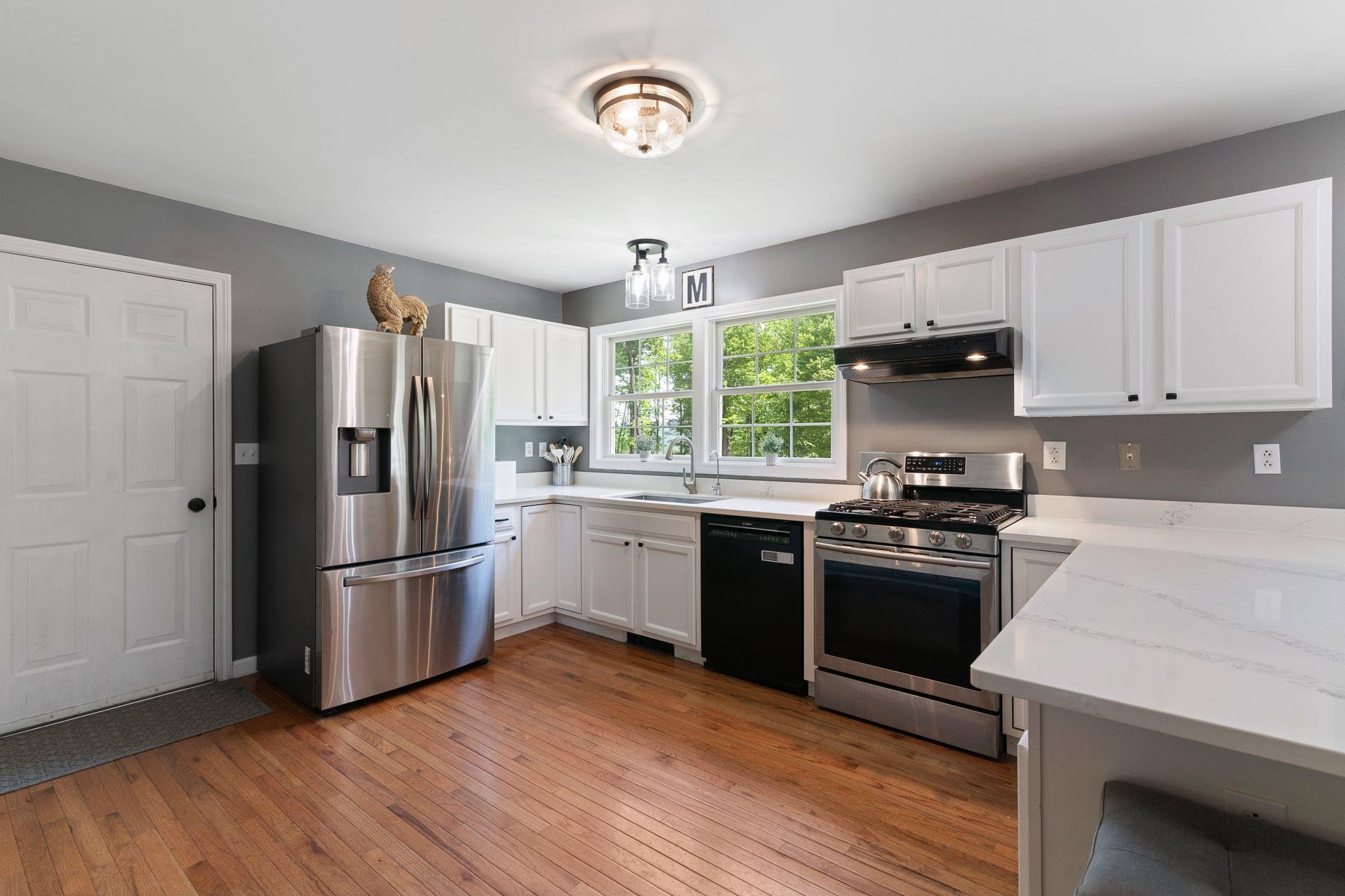 48 Pine Ridge Road Vernon, VT 05354 - Photo 11 of 54