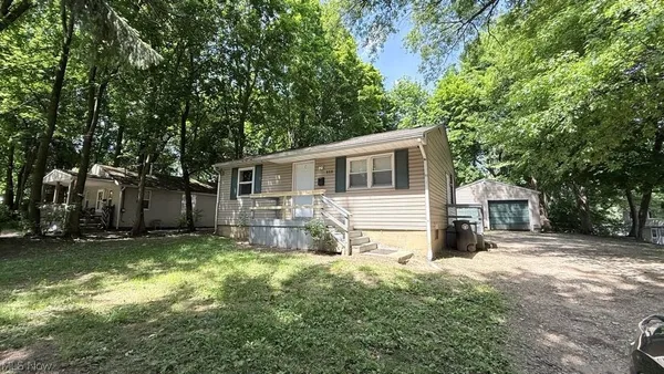 $1,000 | 888 Garfield Street, Akron, OH 44310