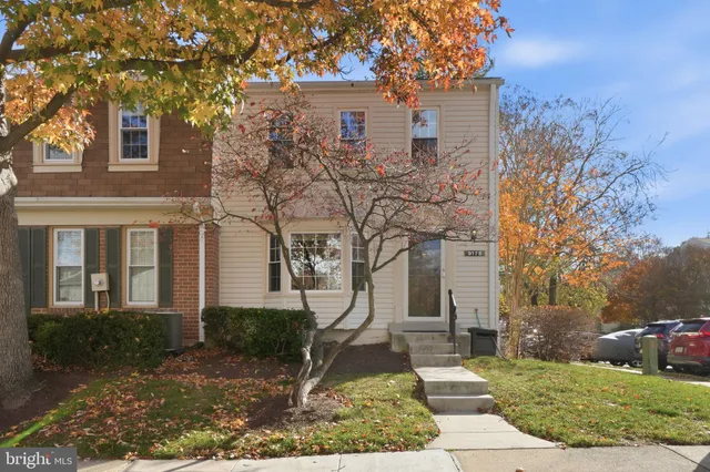 $2,800 | 9175 Broken Oak Place, Unit 39B, Burke, VA 22015