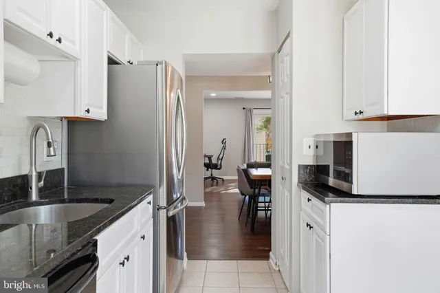 $2,800 | 9175 Broken Oak Place, Unit 39B, Burke, VA 22015