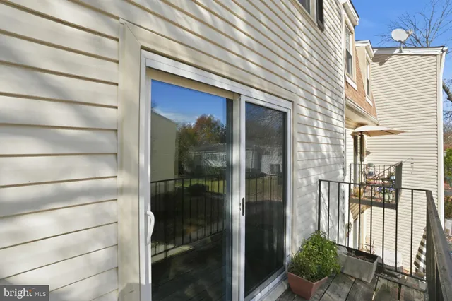 $2,800 | 9175 Broken Oak Place, Unit 39B, Burke, VA 22015