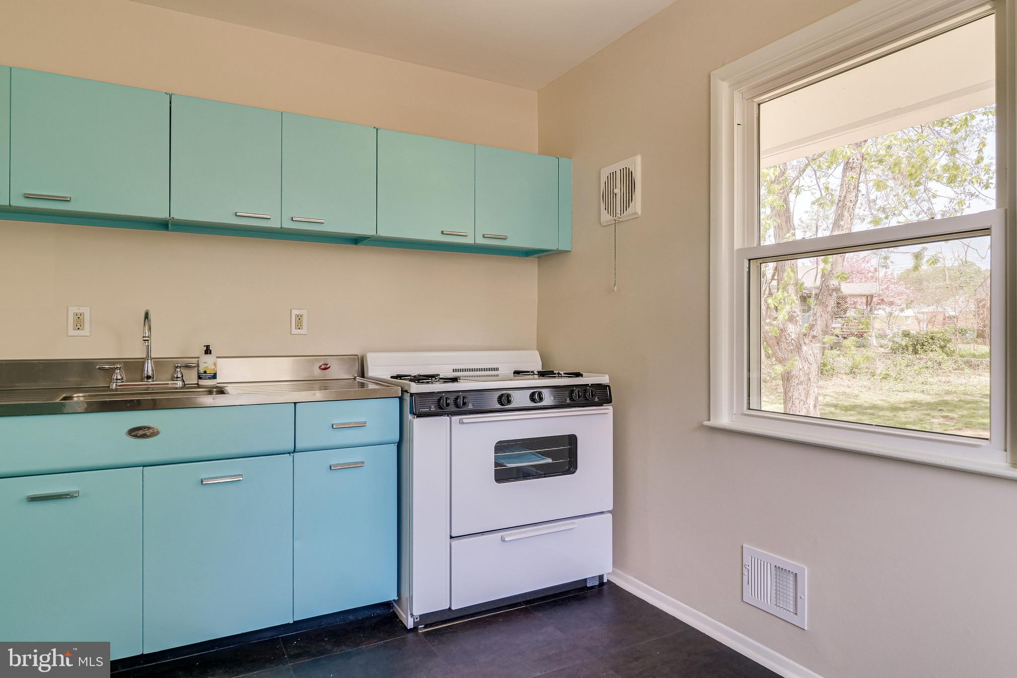 7411 Northrop Road Alexandria, VA 22306 - Photo 26 of 75 Gallery Image 26