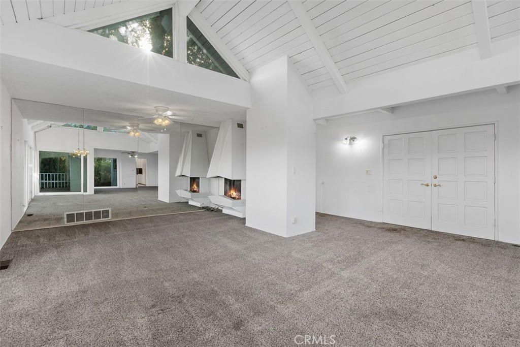 4121 Park View Terrace Riverside, CA 92501 - Photo 15 of 41 a view of an empty room with a window