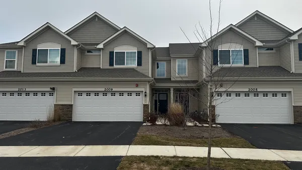 $2,800 | 2009 Stuttle Road, Unit 2009, Batavia, IL 60510