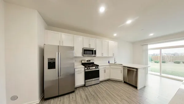 $2,800 | 2009 Stuttle Road, Unit 2009, Batavia, IL 60510