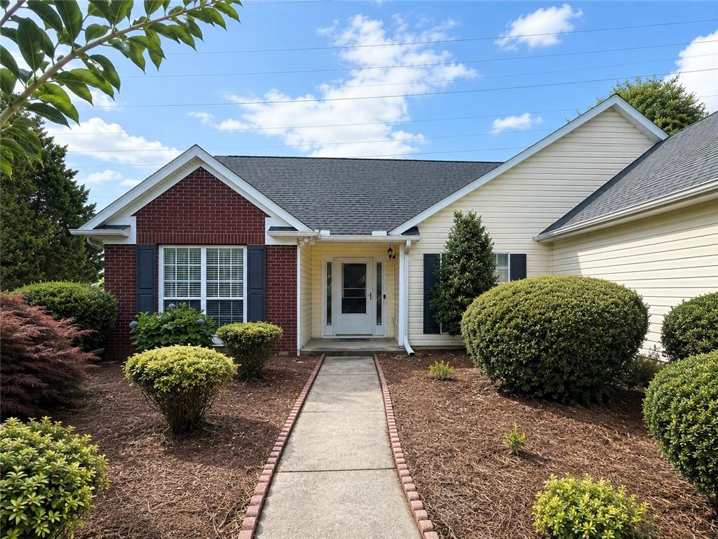 2130 St Thomas Way Suwanee, GA 30024 - Photo 3 of 31