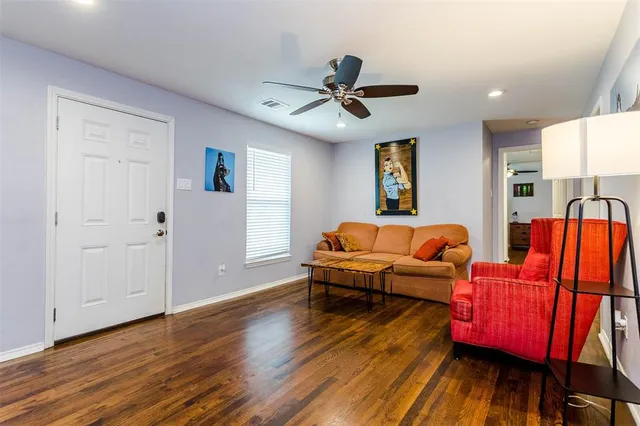 $450,000 | 1333 South Pine Street, Grapevine, TX 76051