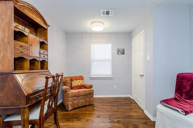 $450,000 | 1333 South Pine Street, Grapevine, TX 76051