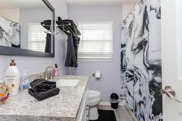 $450,000 | 1333 South Pine Street, Grapevine, TX 76051