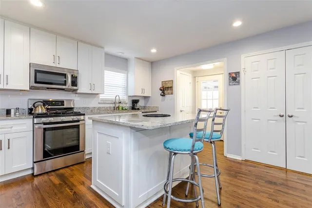 $450,000 | 1333 South Pine Street, Grapevine, TX 76051