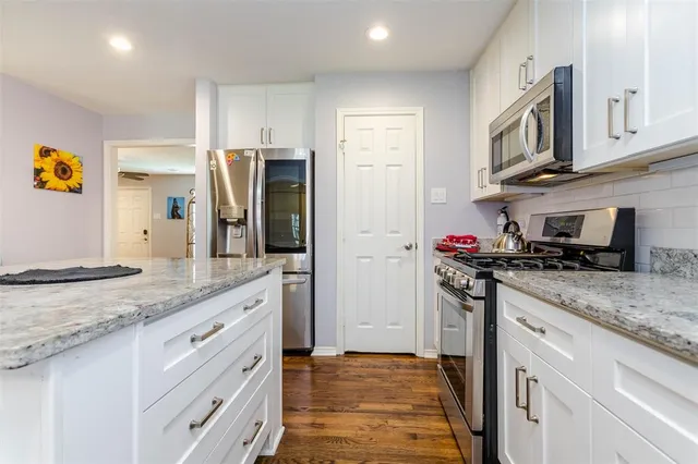 $450,000 | 1333 South Pine Street, Grapevine, TX 76051