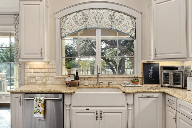 $2,500,000 | 216 Vista Lane, Georgetown, TX 78633