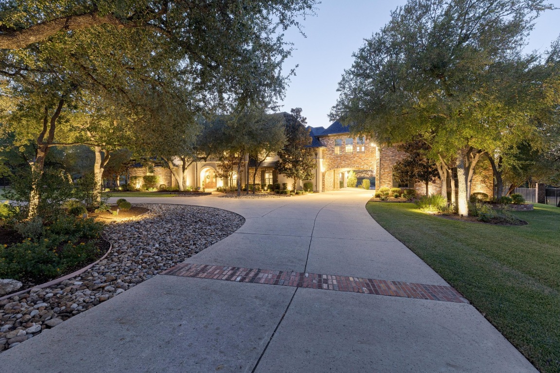 216 Vista Lane Georgetown, TX 78633 - Photo 3 of 40