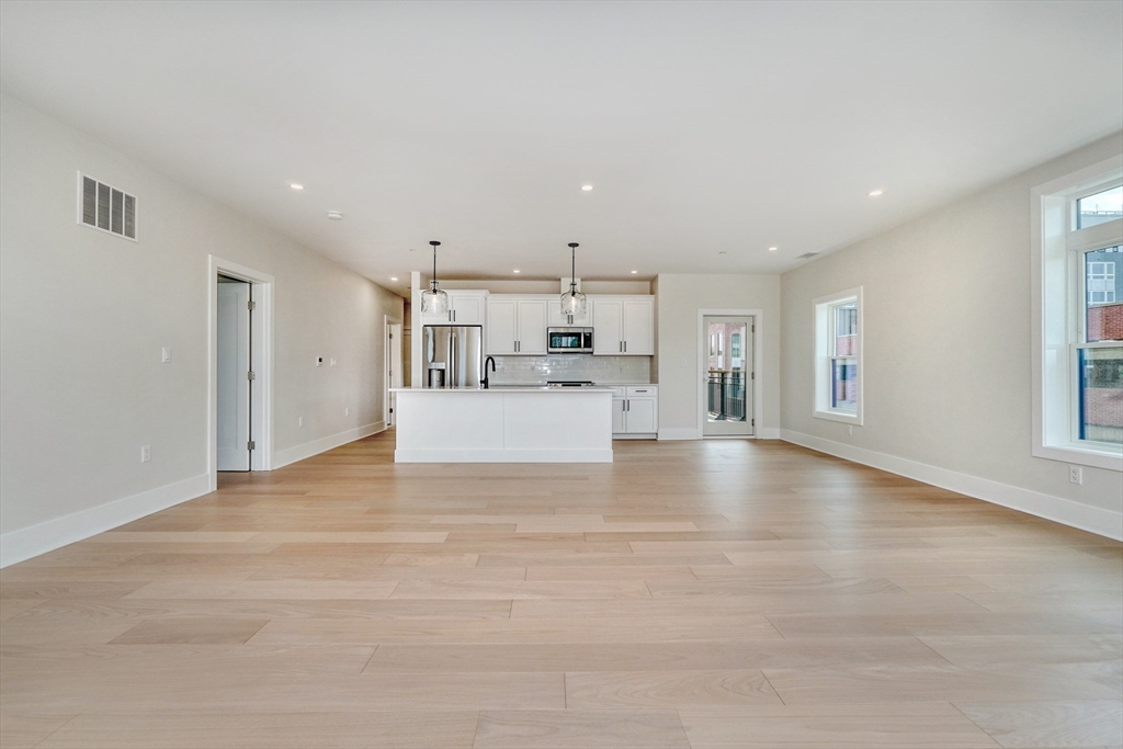 62 Foundry Street, Unit 315 Wakefield, MA 01880 - Photo 4 of 35