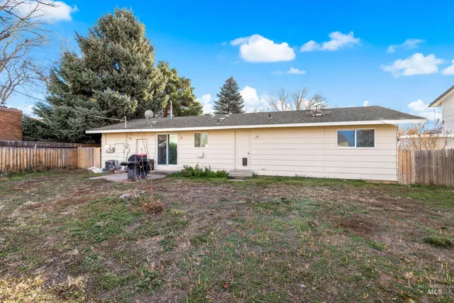 $249,990 | 510 Chestnut Street, Mountain Home, ID 83647