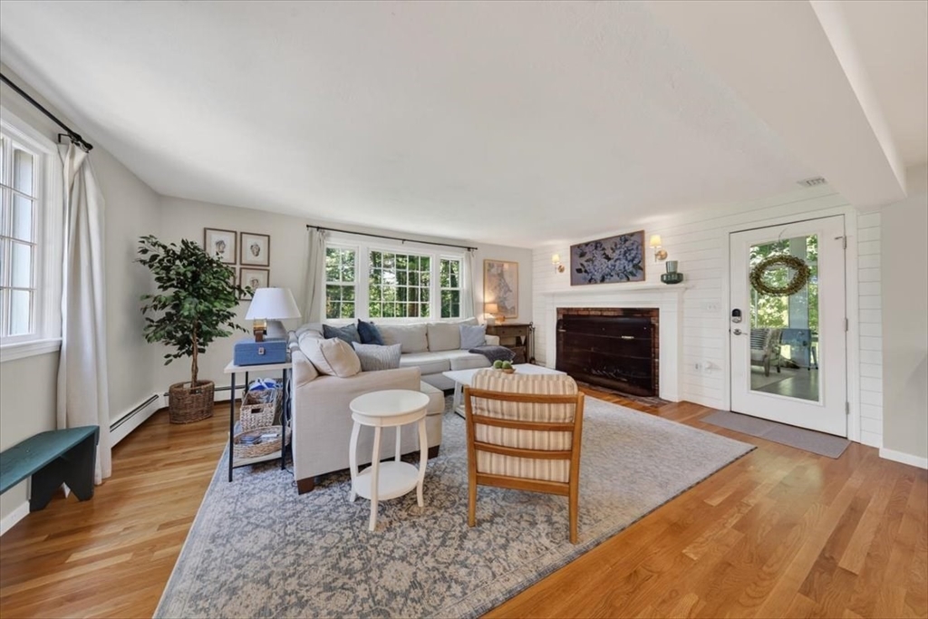 87 Duck Hill Road Duxbury, MA 02332 - Photo 6 of 25